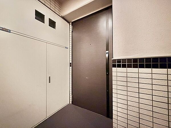 清潔感のある落ち着いた雰囲気の玄関です。