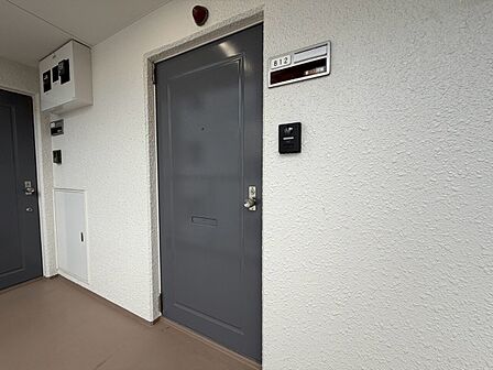 清潔感のある落ち着いた雰囲気の玄関です。