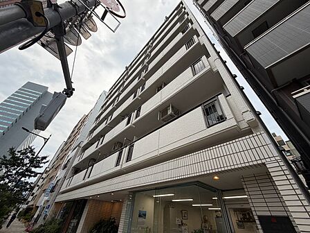 飽きのこないシンプルモダンな外観です。