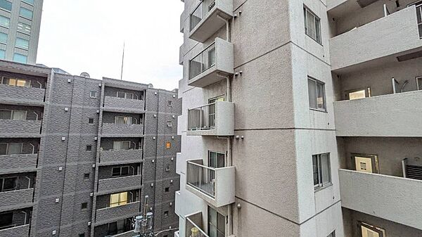 陽当たり・通風・開放感に恵まれた環境です。