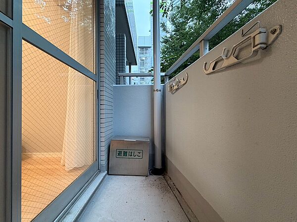 朝の澄んだ空気や、夕方に吹く清々しい風を感じられるバルコニー。