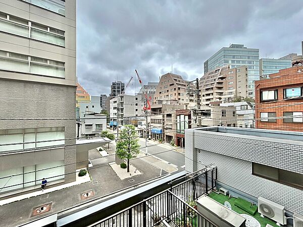 眺望や窓からの景色が良いと、家で過ごす時間も快適です。