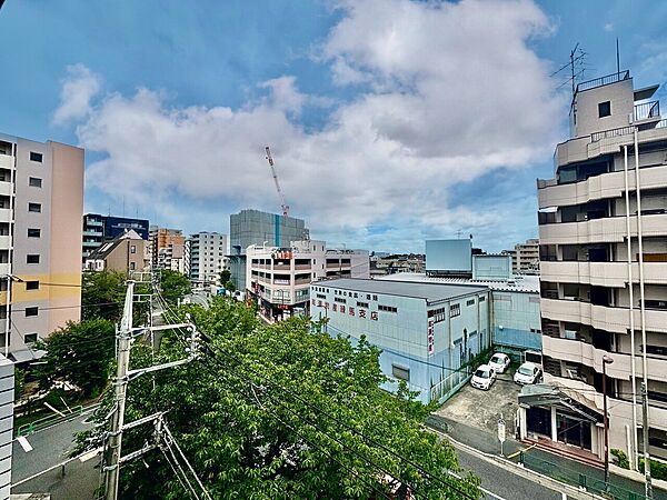 眺望や窓からの景色が良いと、家で過ごす時間も快適です。