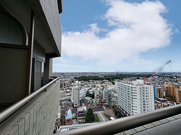眺望や窓からの景色が良いと、家で過ごす時間も快適です。