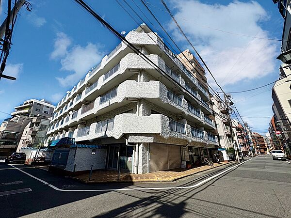 忙しく過ぎゆく日常を置き去るほど、ゆったりした時間が流れる住環境。
