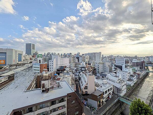 眺望や窓からの景色が良いと、家で過ごす時間も快適です。