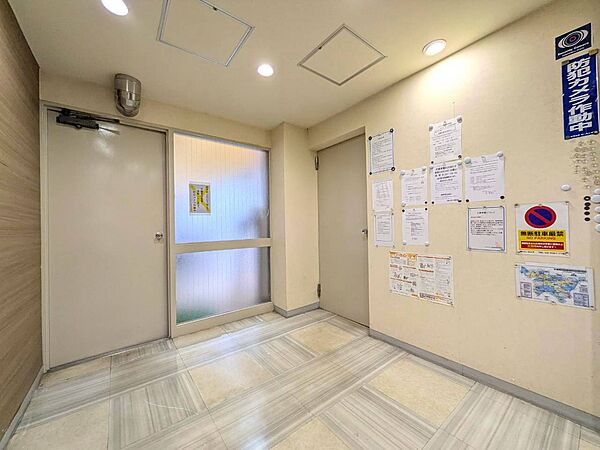館内は静寂な中が保たれており、管理が行き届いている印象を受けました。