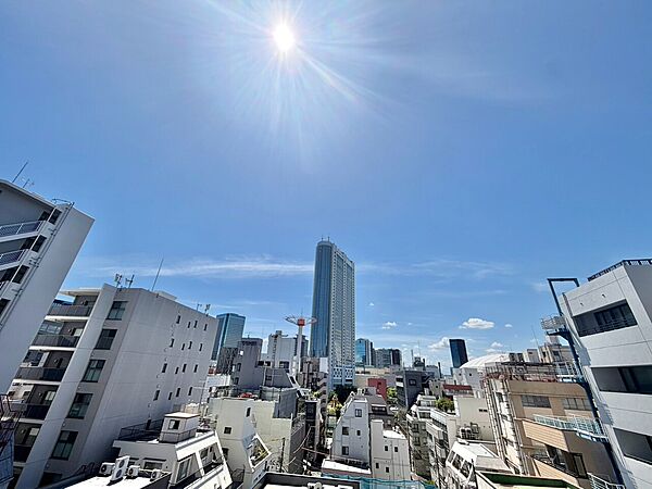 陽当たり・通風・開放感に恵まれた環境です。