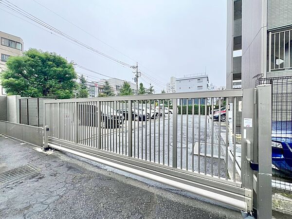 駐車スペースが嬉しいですね。※空き状況は都度ご確認下さい。