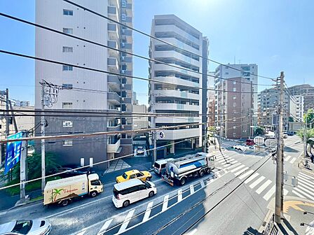 陽当たり・通風・開放感に恵まれた環境です。