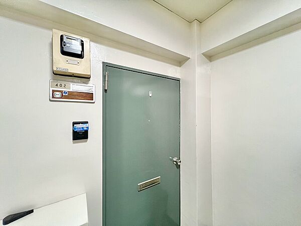 清潔感のある落ち着いた雰囲気の玄関です。