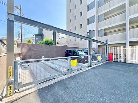 駐車スペースが嬉しいですね。※空き状況は都度ご確認下さい。