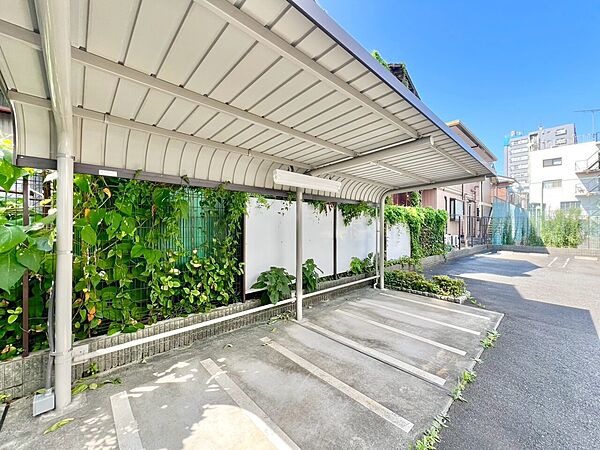 バイク置き場もございます。※空き状況は都度ご確認下さい。