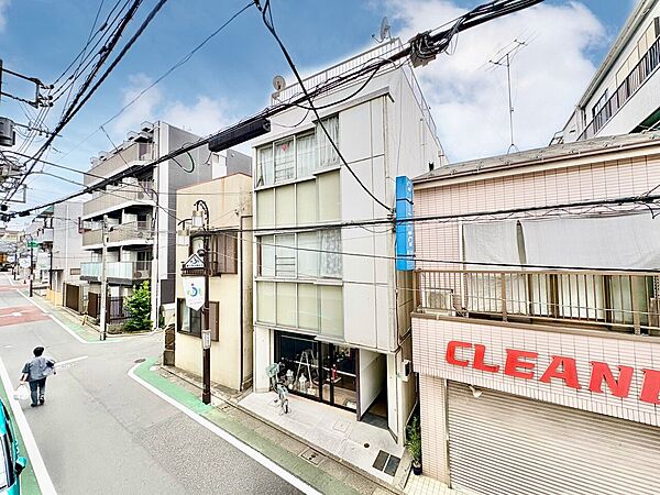 陽当たり・通風・開放感に恵まれた環境です。