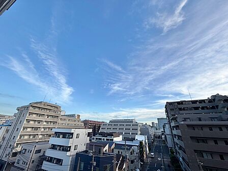 眺望や窓からの景色が良いと、家で過ごす時間も快適です。