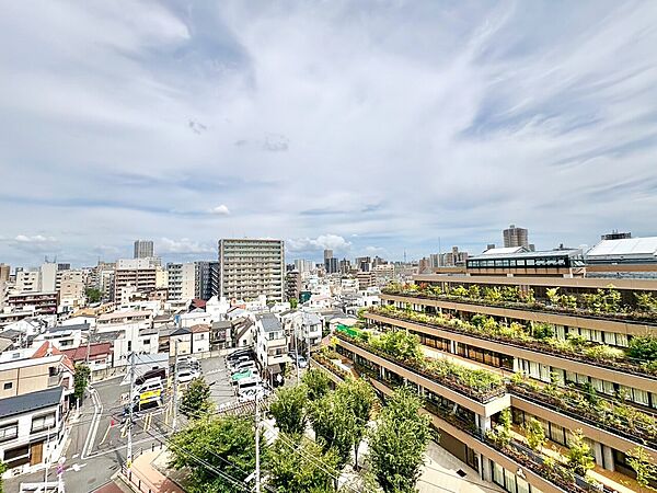 陽当たり・通風・開放感に恵まれた環境です。