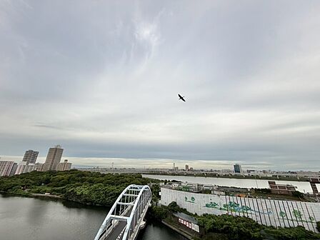 眺望や窓からの景色が良いと、家で過ごす時間も快適です。