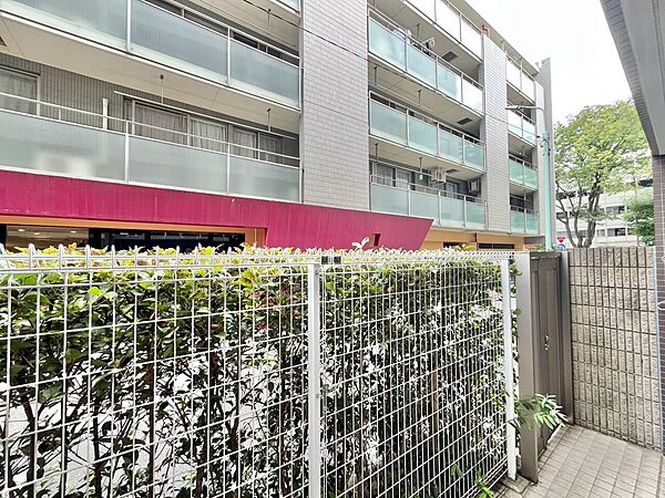 眺望や窓からの景色が良いと、家で過ごす時間も快適です。