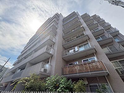 外観：飽きのこないシンプルモダンな外観です。