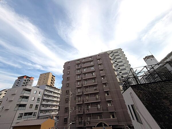 陽当たり・通風・開放感に恵まれた環境です。
