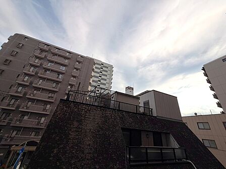 眺望や窓からの景色が良いと、家で過ごす時間も快適です。