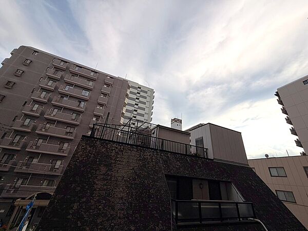 眺望や窓からの景色が良いと、家で過ごす時間も快適です。