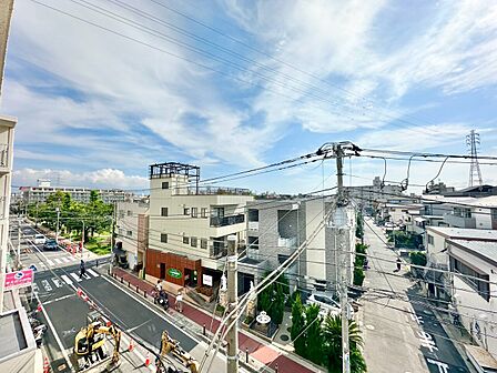 眺望や窓からの景色が良いと、家で過ごす時間も快適です。