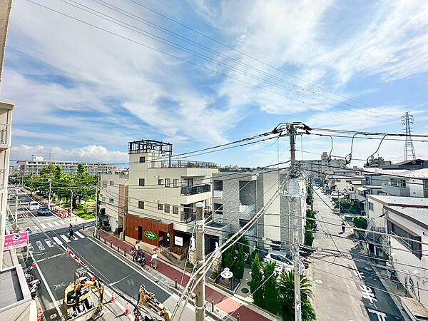 眺望や窓からの景色が良いと、家で過ごす時間も快適です。
