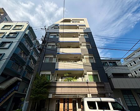 飽きのこないシンプルモダンな外観です。