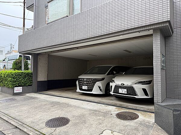 駐車スペースが嬉しいですね。※空き状況は都度ご確認下さい。