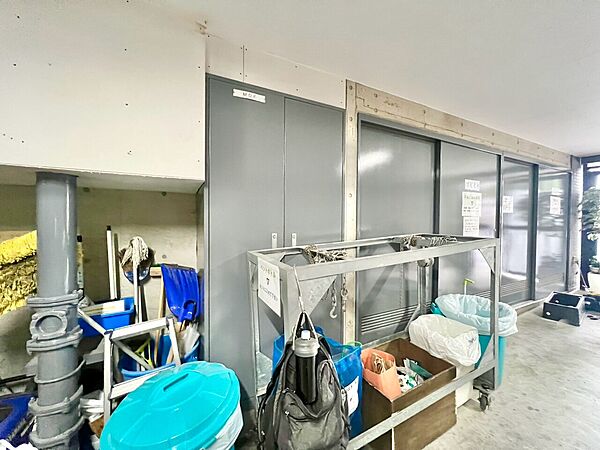 ゴミ置場。綺麗に管理されております。