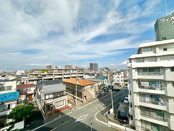 眺望や窓からの景色が良いと、家で過ごす時間も快適です。