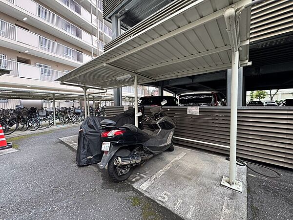 バイク置き場もございます。※空き状況は都度ご確認下さい。