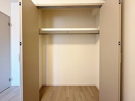家電やスーツケース、ストック品など何でも片付く嬉しい空間です。