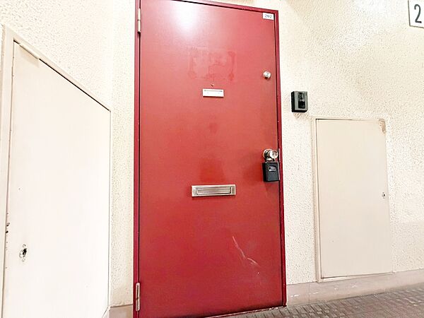 清潔感のある落ち着いた雰囲気の玄関です。