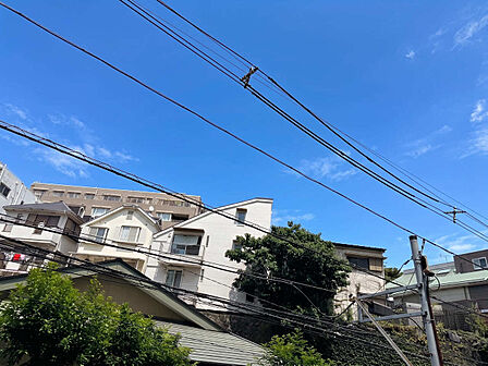 陽当たり・通風・開放感に恵まれた環境です。