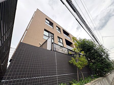 忙しく過ぎゆく日常を置き去るほど、ゆったりした時間が流れる住環境。