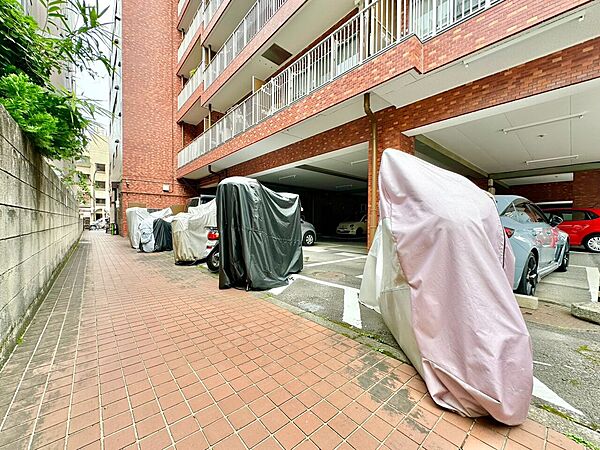 バイク置き場もございます。※空き状況は都度ご確認下さい。。