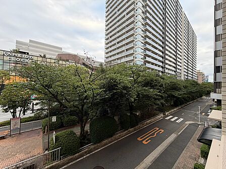 陽当たり・通風・開放感に恵まれた環境です。