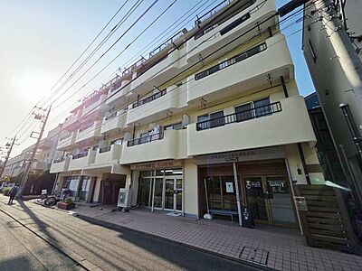 外観：飽きのこないシンプルモダンな外観です。