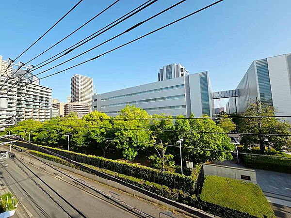 陽当たり・通風・開放感に恵まれた環境です。