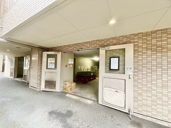 ゴミ置場。綺麗に管理されております。