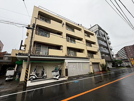 飽きのこないシンプルモダンな外観です。