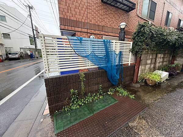 ゴミ置場。綺麗に管理されております。
