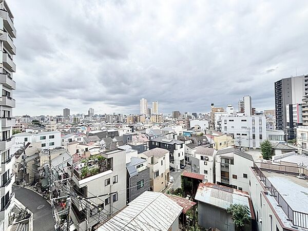 陽当たり・通風・開放感に恵まれた環境です。