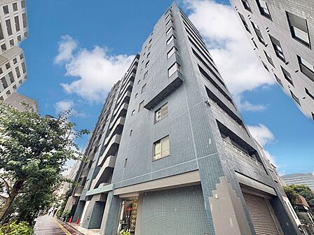 飽きのこないシンプルモダンな外観です。