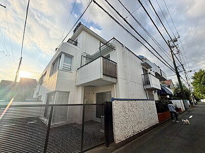 外観:飽きのこないシンプルモダンな外観です。 外観:飽きのこないシンプルモダンな外観です。