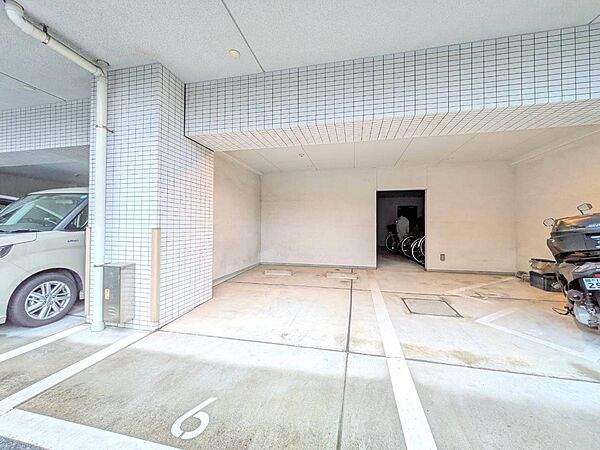 駐車スペースが嬉しいですね。※空き状況は都度ご確認下さい。