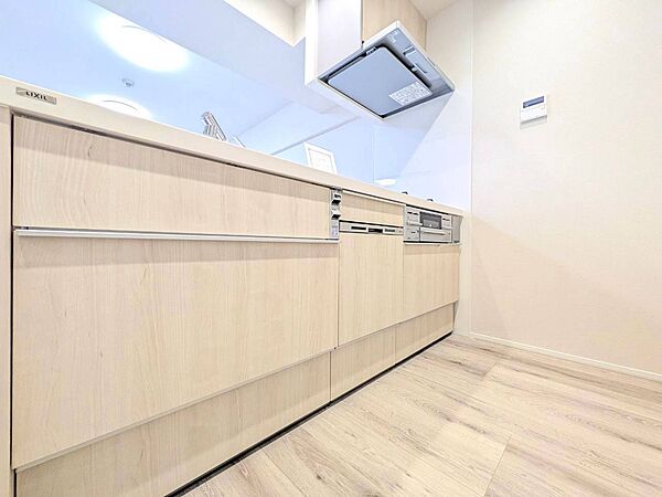 開放感のあるキッチンスペース。調理をしながら、会話も弾みそうですね。