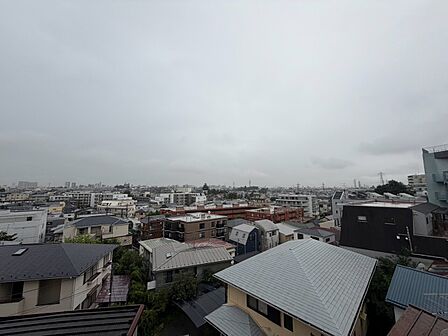 陽当たり・通風・開放感に恵まれた環境です。